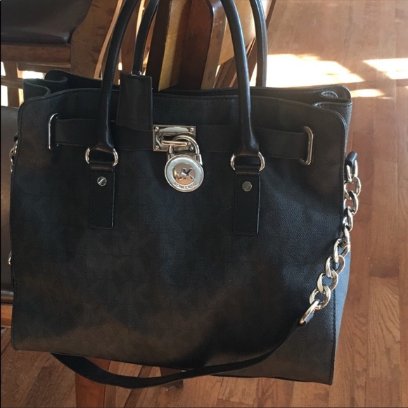 Michael Kors Handbags - 💋Michael Kors Black Logo Hamilton💋